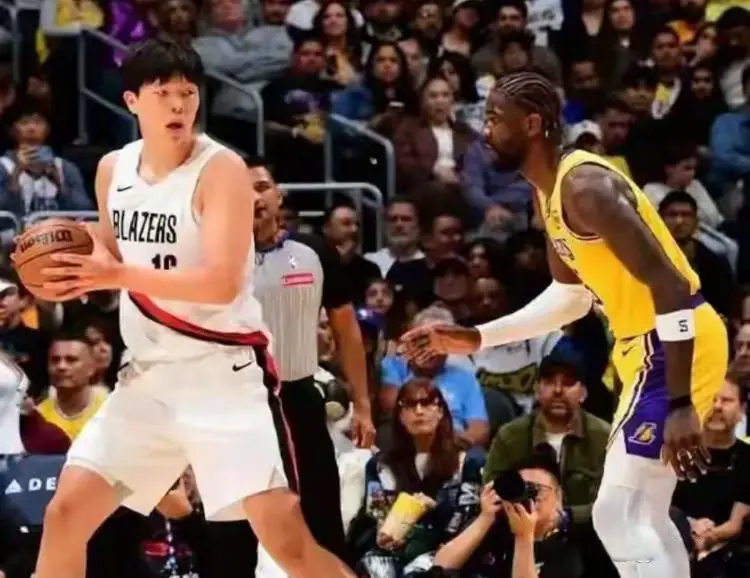 高开网 开拓者队：杨翰森被下放发展联盟，不出意外他正在谈出NBA联盟